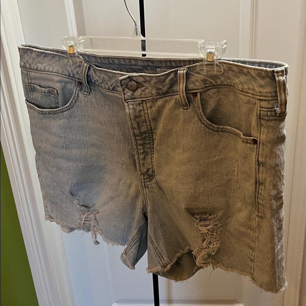 NWOT Old Navy Light wash Distressed Denim Cutoff Shorts